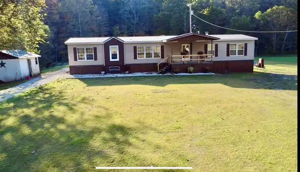 694 Oakley Road, Salyersville, KY 41465