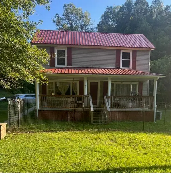 31 Campigatta Hollow, Van Lear, KY 41265