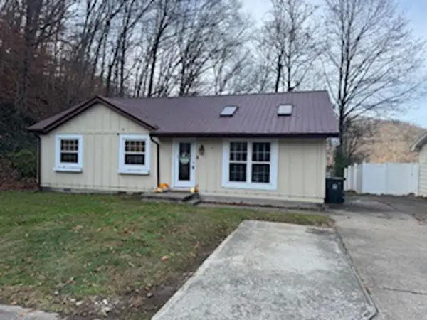 181 W Keyser Heights Dr, Pikeville, KY 41501