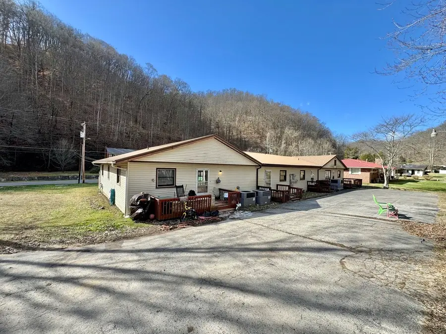 992 Forest Hills Rd, Forest Hills, KY 41527 - #3