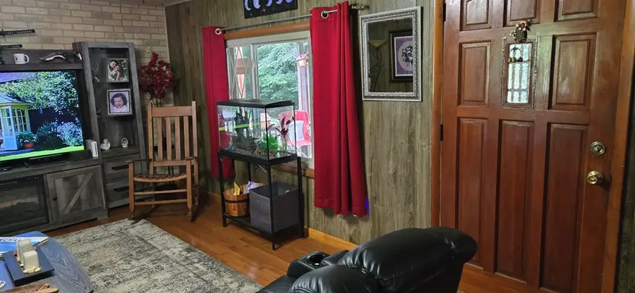 354 Doty Branch, McDowell, KY 41647 - Image #2