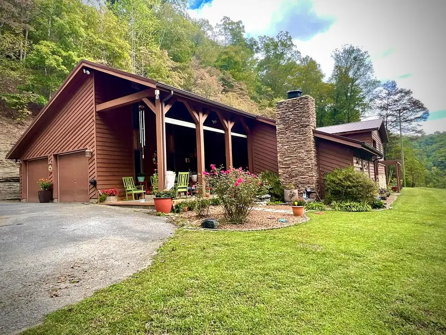 822 Sugar Camp Rd, Robinson Creek, KY 41560 - Image #2