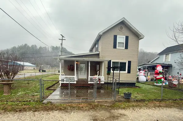 51 North River Street, Auxier, KY 41602