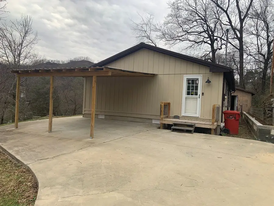 254 Right Penhook, Harold, KY 41635 - Image #2