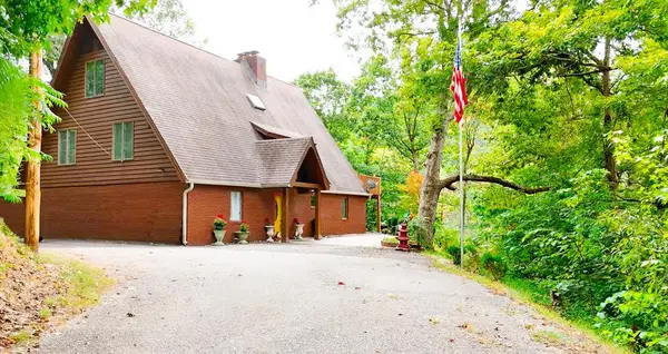 140 Woodland Acres, Pikeville, KY 41501