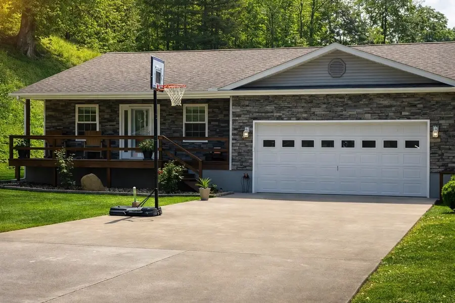 705 Riverside Drive, Delbarton, WV 25670 - Image #2