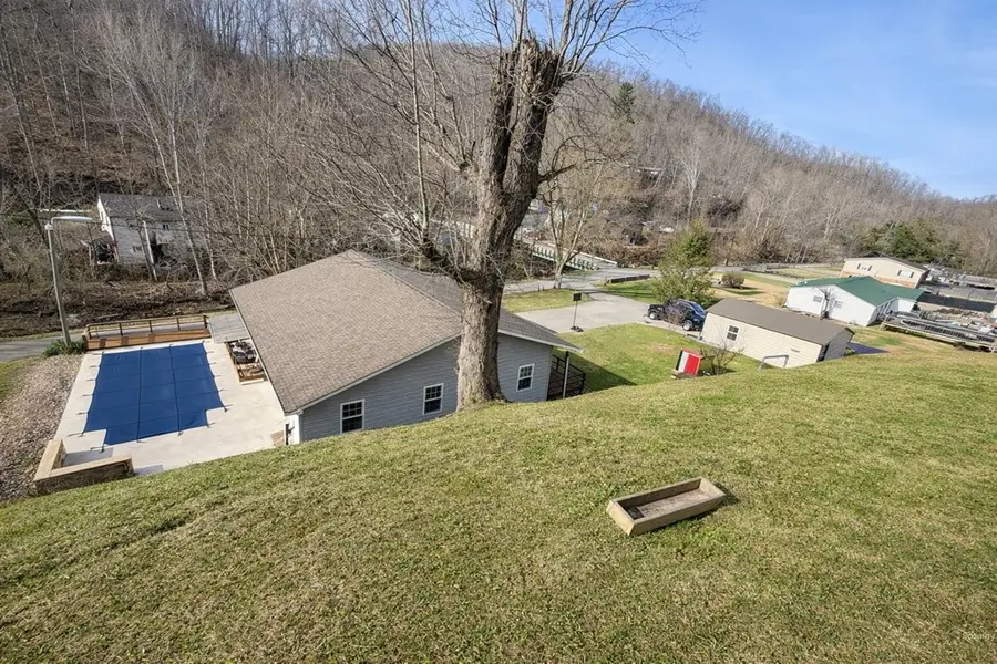 705 Riverside Drive, Delbarton, WV 25670 - Image #3