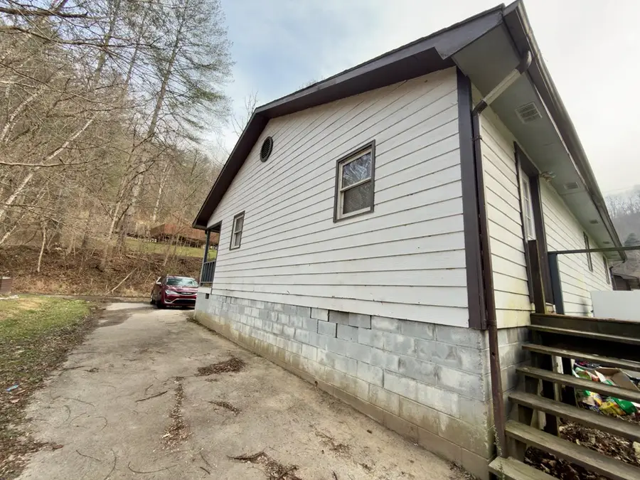 34 Bruce Lane, Prestonsburg, KY 41653 - Image #2