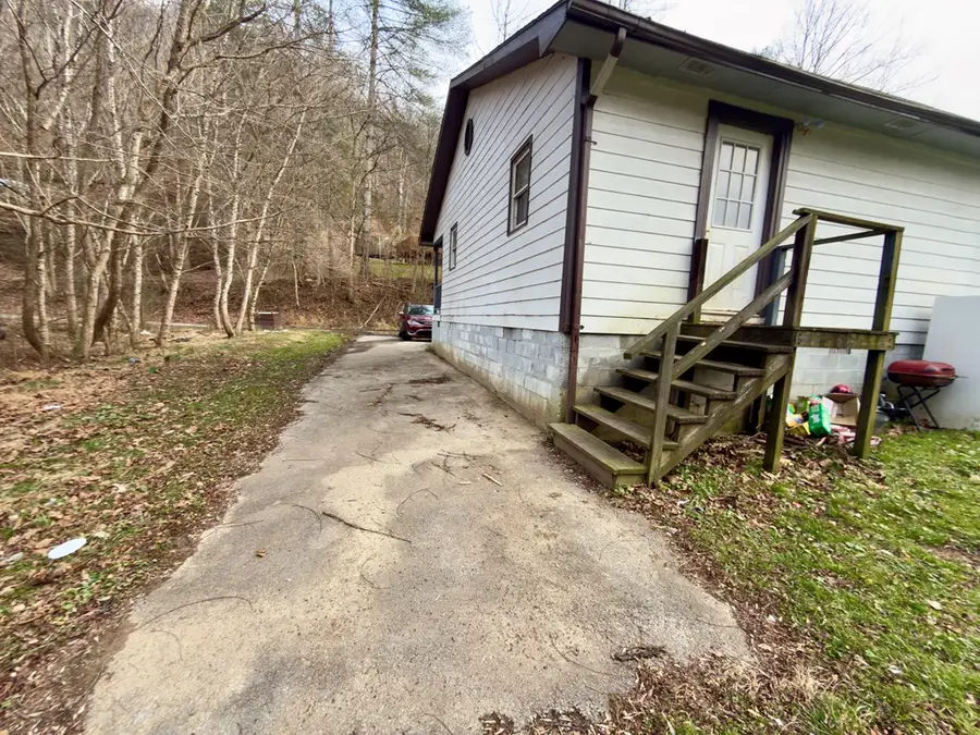 34 Bruce Lane, Prestonsburg, KY 41653 - Image #3