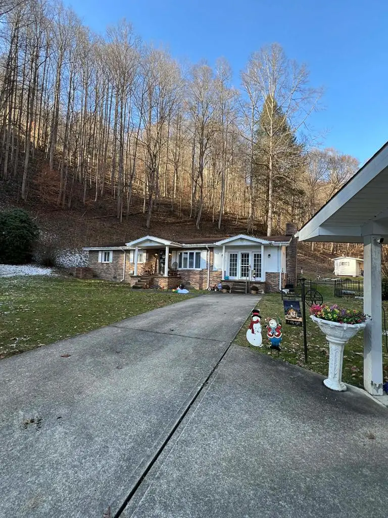 238 Memory Ln, Whitesburg, KY 41858 - Image #1