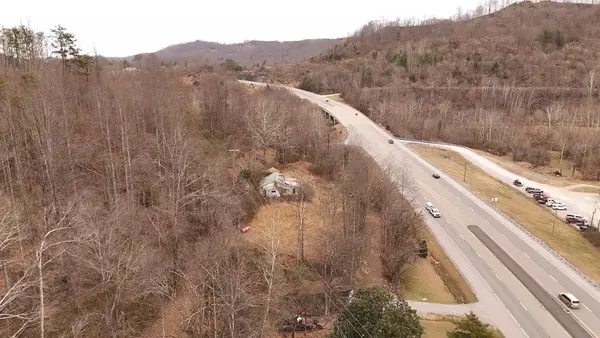 1672 Ky-777, Eastern, KY 41622