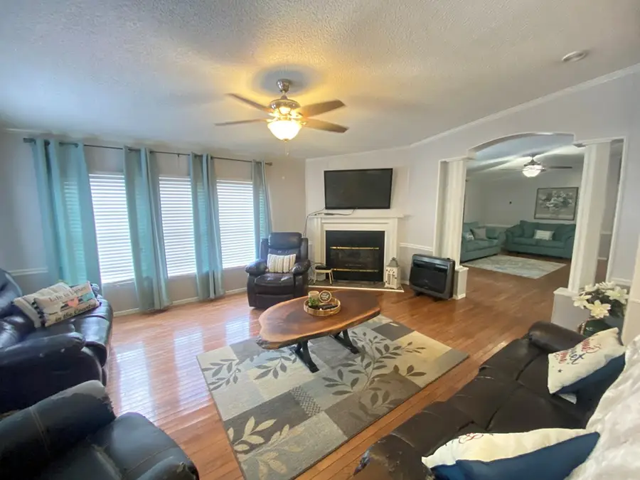 1393 Buffalo Creek Rd, Williamson, WV 25661 - Image #3