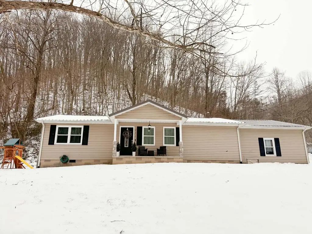 421 Sally Stephens Branch, Prestonsburg, KY 41653 - #1