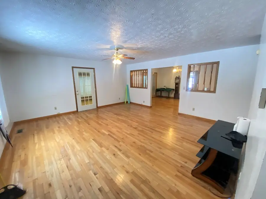 28 Gracie Allen Lane, Delbarton, WV 25670 - Image #3