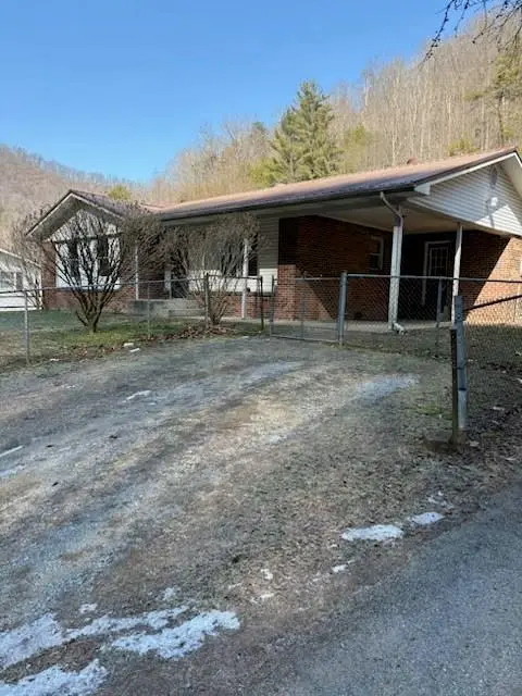 5362 Raccoon Rd., Raccoon, KY 41557 - #1