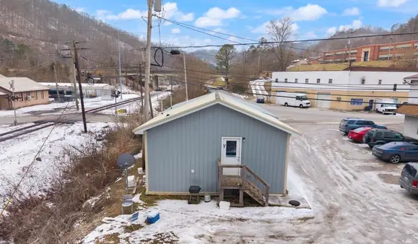 16 B Kenmont Hollow Road, Jeff, KY 41751