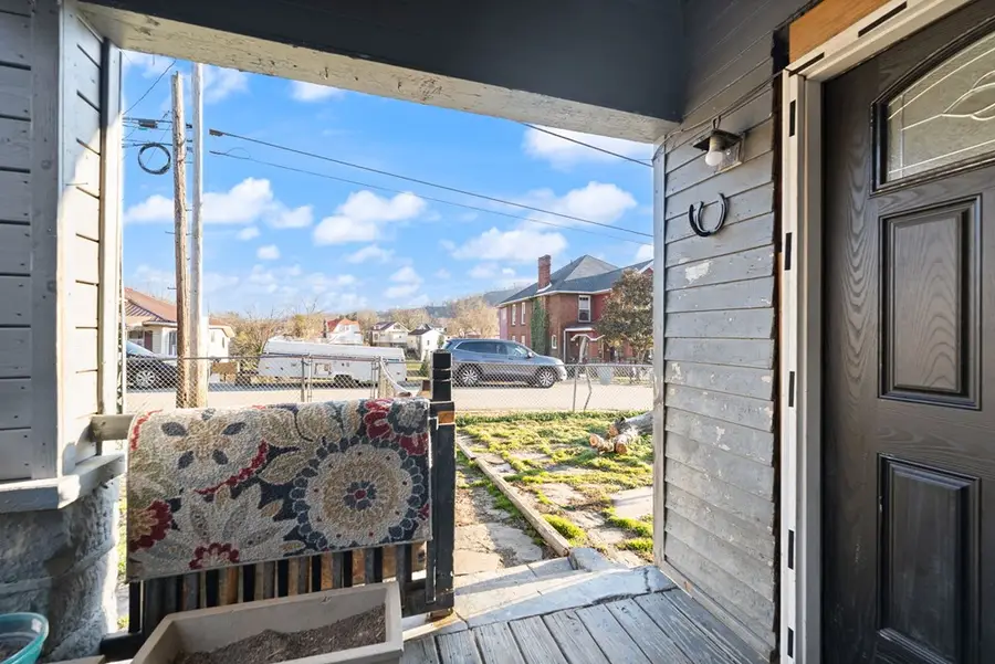 208 Eversole St, Hazard, KY 41701 - #3