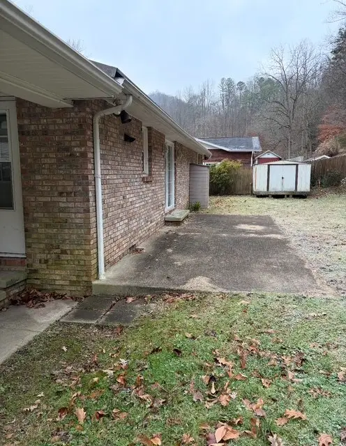 2614 Forest Hills Rd., Forest Hills, KY 41527 - #3
