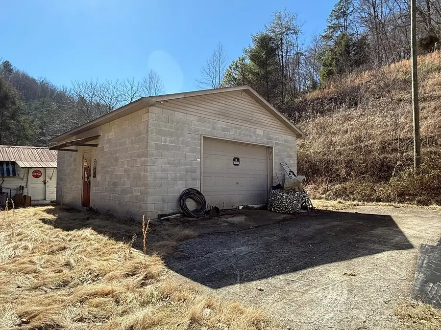 998 Little Lick Fork, East Point, KY 41216 - #3