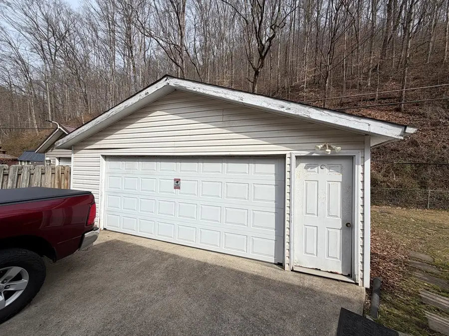 302 Longfork, Kimper, KY 41539 - #2