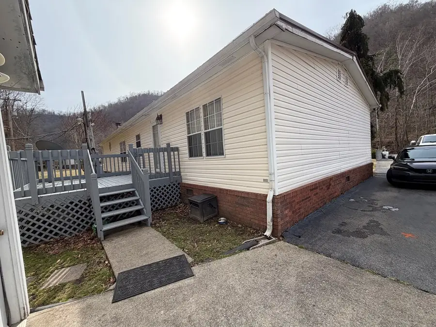 302 Longfork, Kimper, KY 41539 - #3