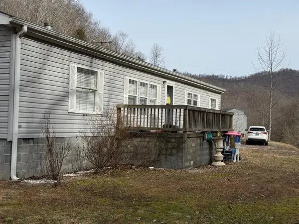 370 Newsome Branch, Virgie, KY 41572