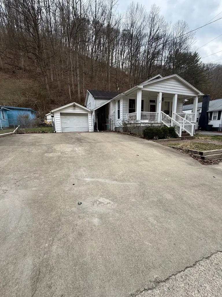 520 Town Mountain Road, Pikeville, KY 41501 - #2