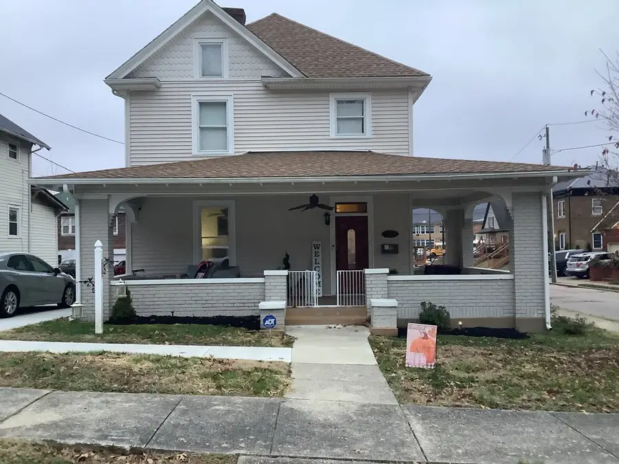 124 Fourth St, Paintsville, KY 41240 - #2