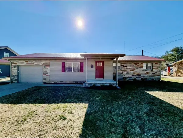 233 N Buckingham Ave, West Van Lear, KY 41268