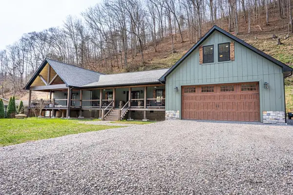 714 Grassy Branch, Raccoon, KY 41557