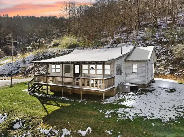 3665 Possum Trot Road, Leburn, KY 41831