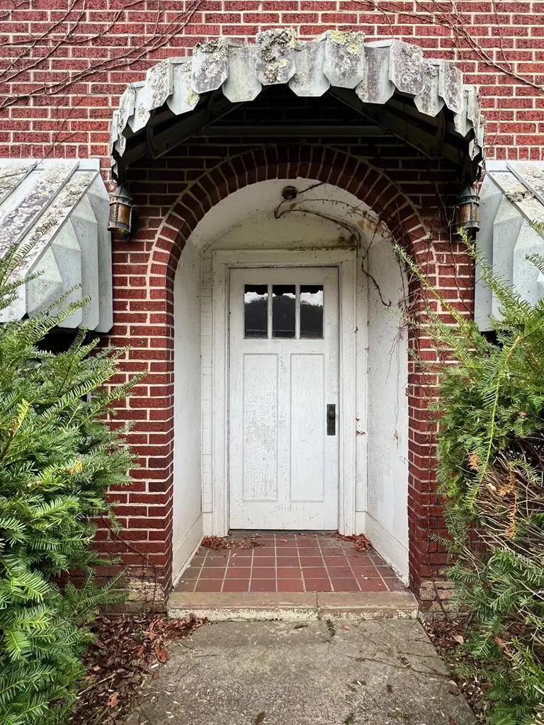 117 Cherokee Drive, Pikeville, KY 41501 - #2