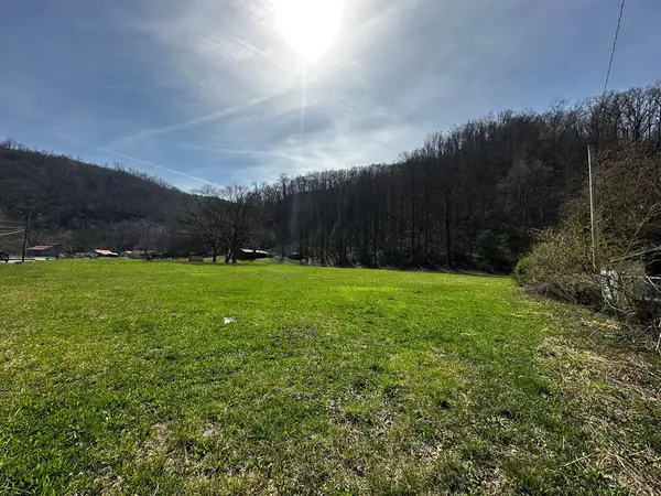8957 Highway 1056, McCarr, KY 41544