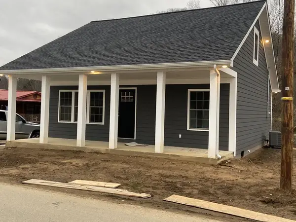 152 N Buckingham Ave, West Van Lear, KY 41268