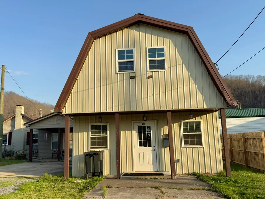 298 E Graham St, Prestonsburg, KY 41653 - #2