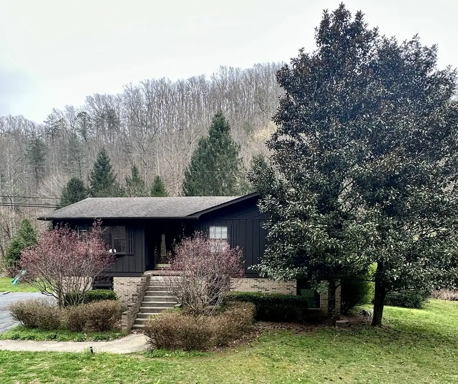 2732 Ky Rt 1750, East Point, KY 41216 - #2