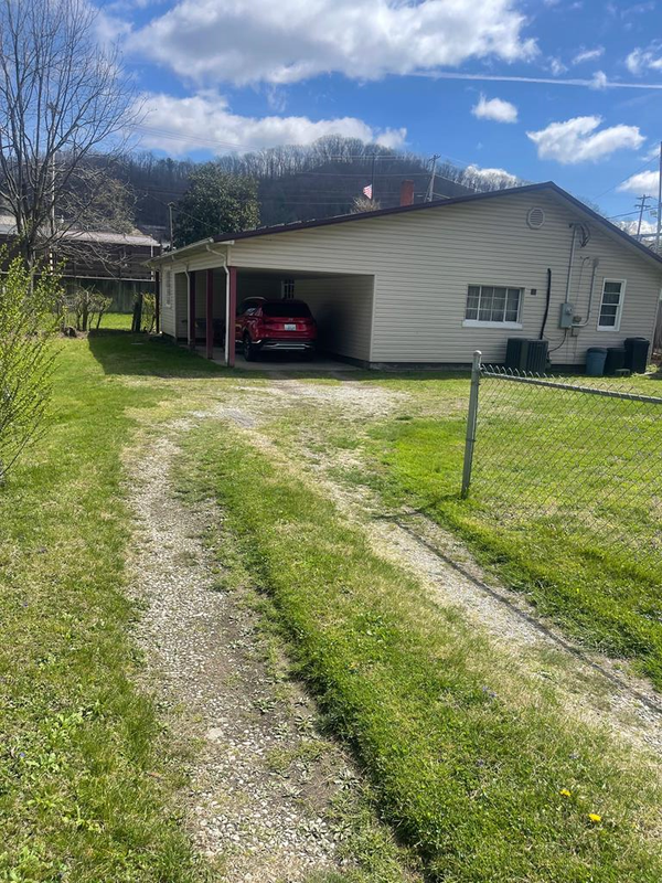 105 River Road, Hazard, KY 41701