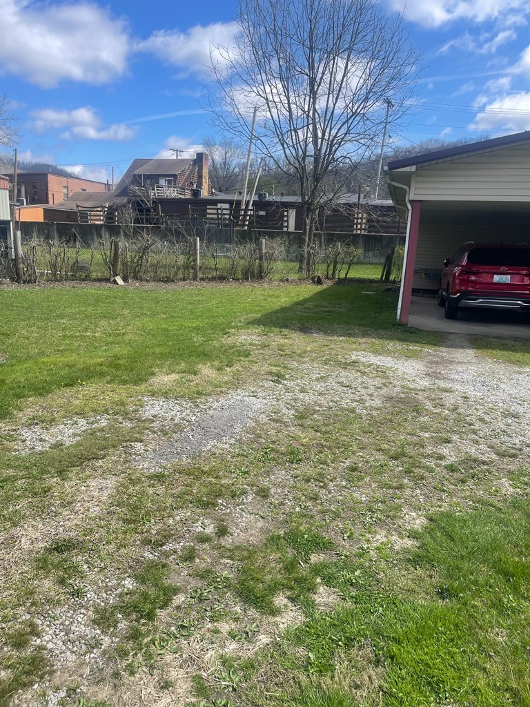 105 River Road, Hazard, KY 41701 - #2