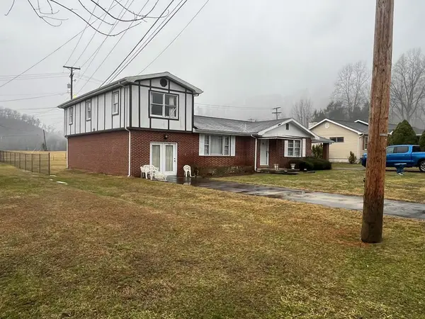 103 Mendota Village Road, Hager Hill, KY 41222