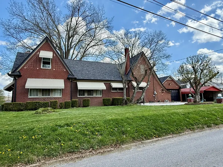 306 W Madison St, Louisa, KY 41230 - #3