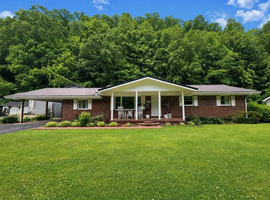 30 Amos Newsome Ln, Virgie, KY 41572 - #2