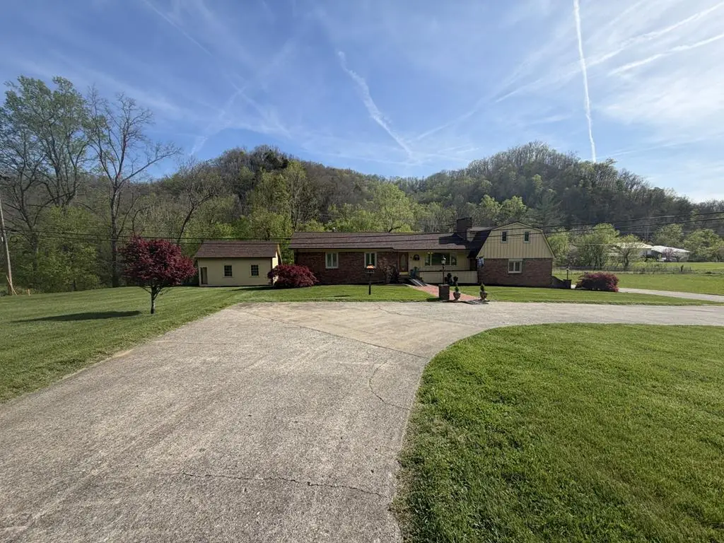 142 Ky Rt. 194, Prestonsburg, KY 41653 - #1