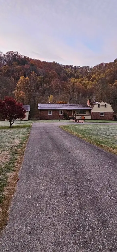 142 Ky Rt. 194, Prestonsburg, KY 41653 - #2