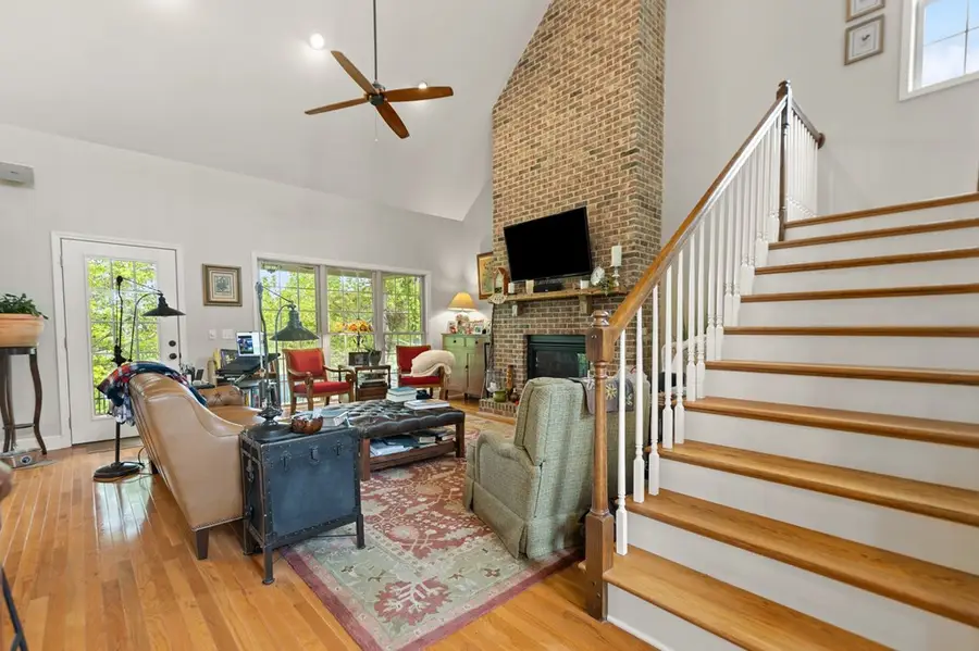 153 Falcon Crest, Hazard, KY 41701 - #2