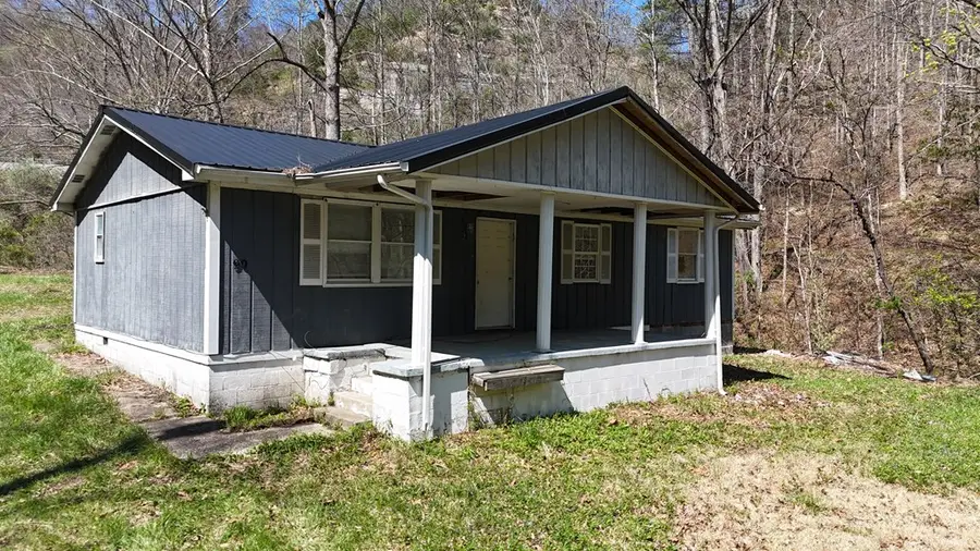 90 Columbus Preece Rd, Inez, KY 41224 - #2