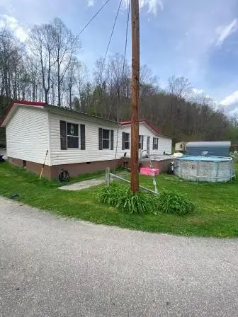 150 Smokey Row, Jenkins, KY 41537