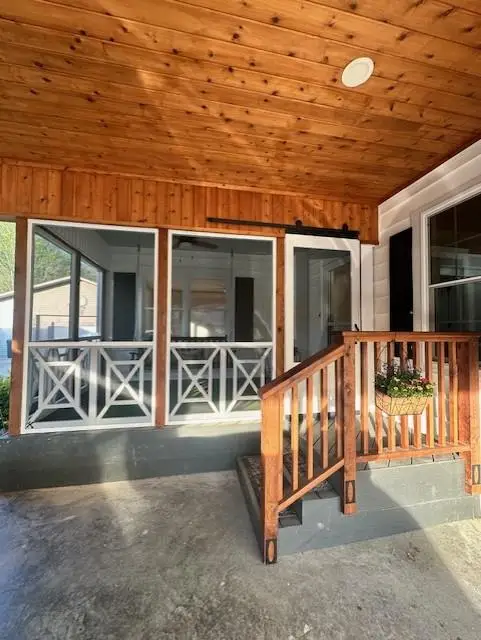 328 S. Arnold Ave., Prestonsburg, KY 41653 - #2