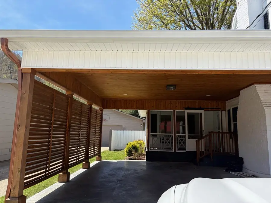 328 S. Arnold Ave., Prestonsburg, KY 41653 - #3