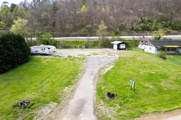 105 N Heritage Street, Jenkins, KY 41537