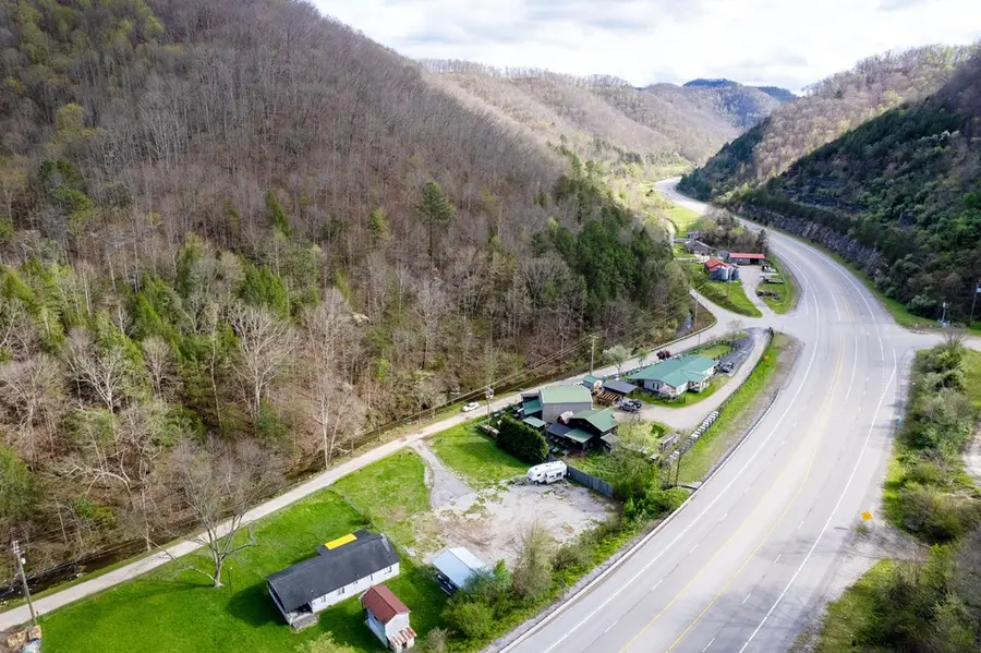 105 N Heritage Street, Jenkins, KY 41537 - #2